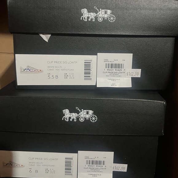 NWT Coach Outlet Clip Low Top Sneaker In Rainbow Signature Canvas Woman‘s - Picture 9 of 9